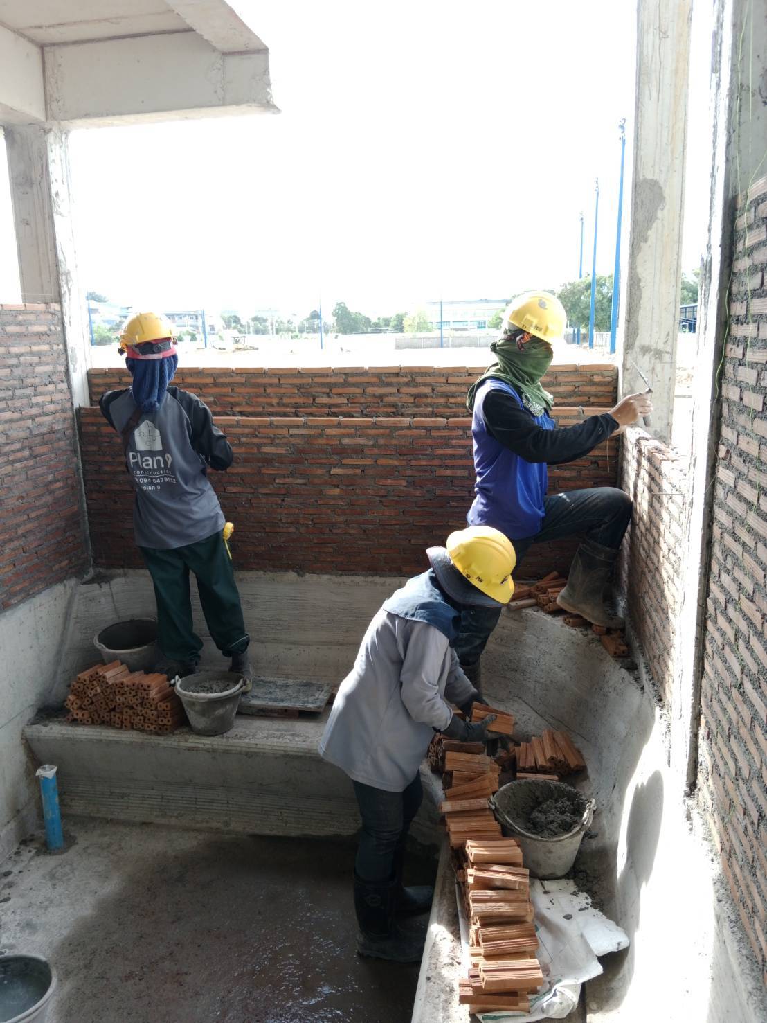 งานฉาบปูนภายนอกและภายในอาคารที่หมู่บ้านพระราม5