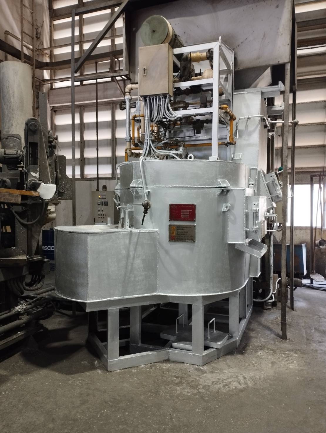 งานปรับปรุงซ่อมแซมเตาหลอมที่ลพบุรี