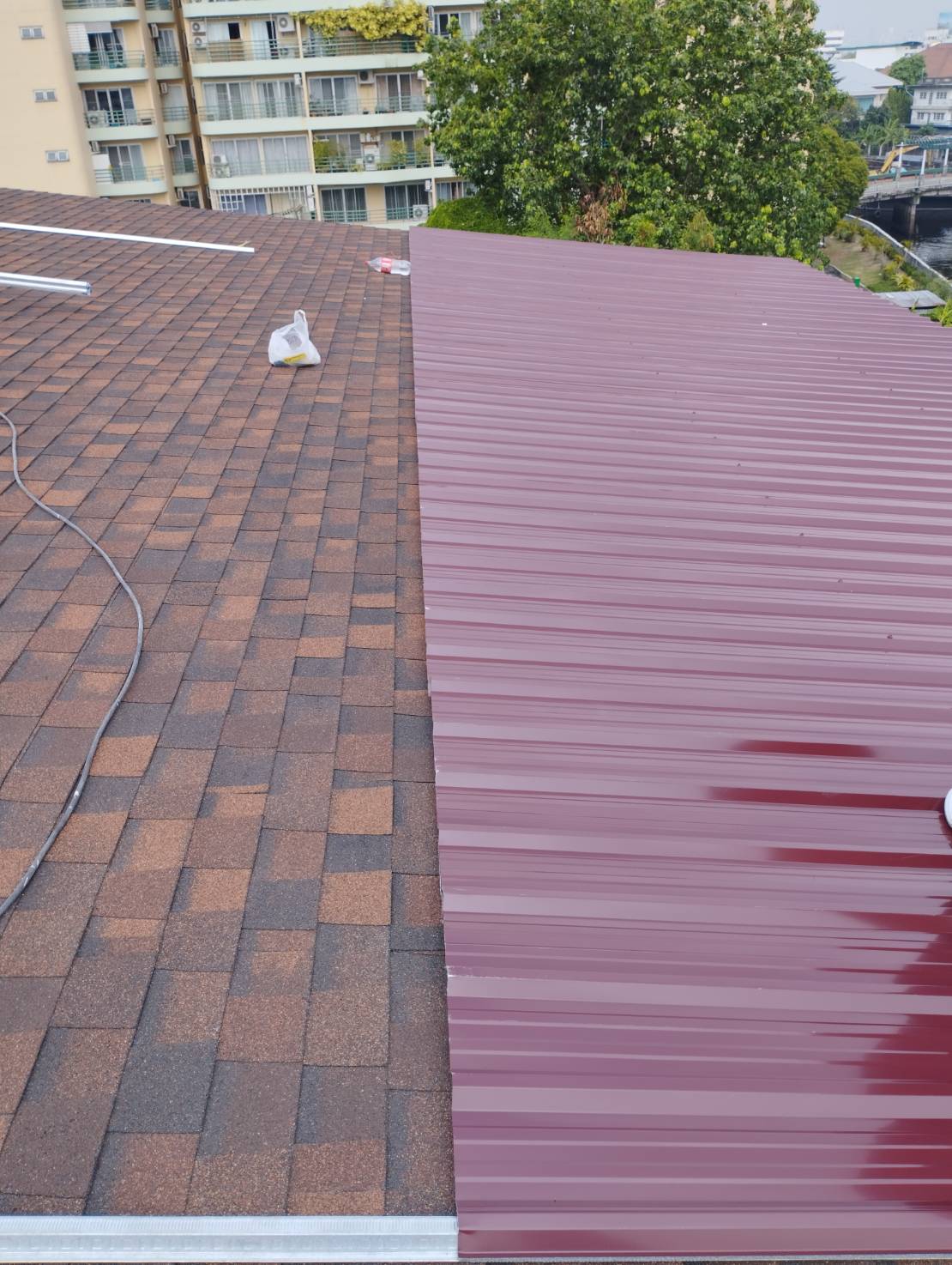 งานมุงหลังคาเมทัลชีทแถวสุขุมวิท50